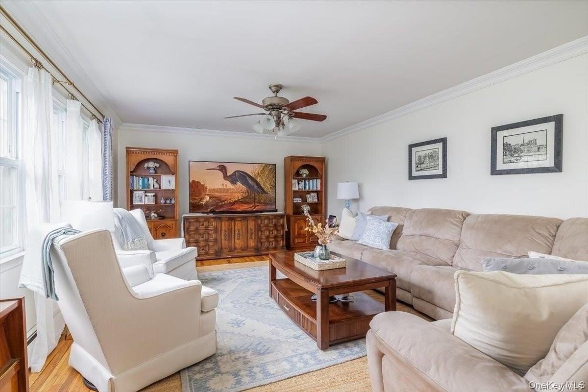 44 Frazer Dr - Photo 2 of 30