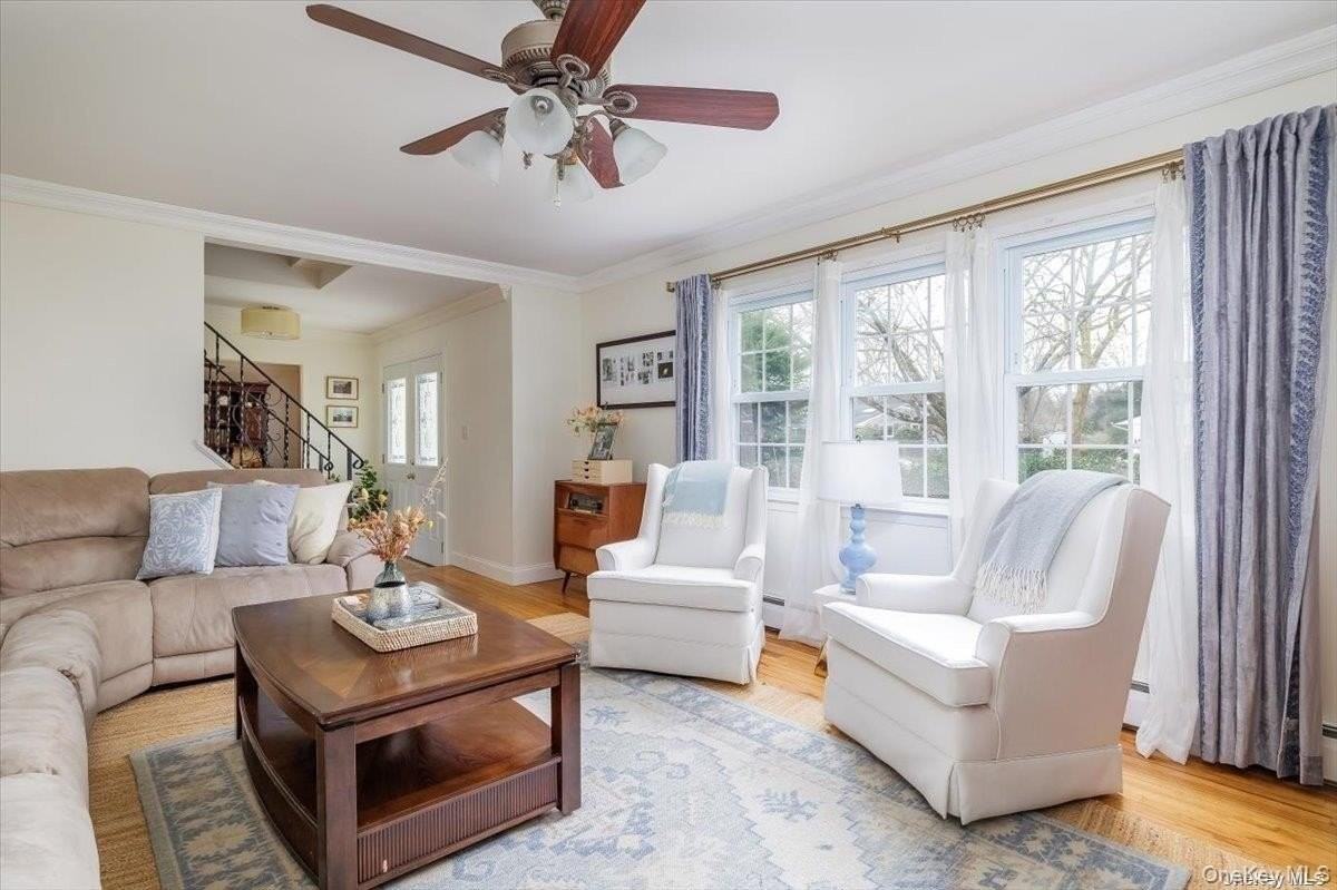 44 Frazer Dr - Photo 4 of 30