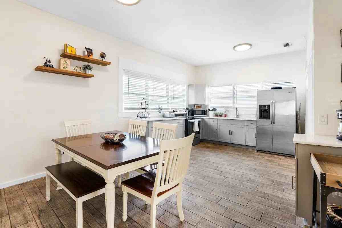 N 36th St - Photo 3 of 6