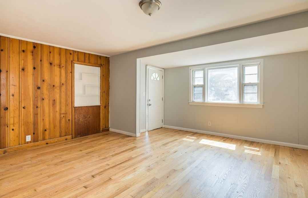 668 Grand St - Photo 2 of 3