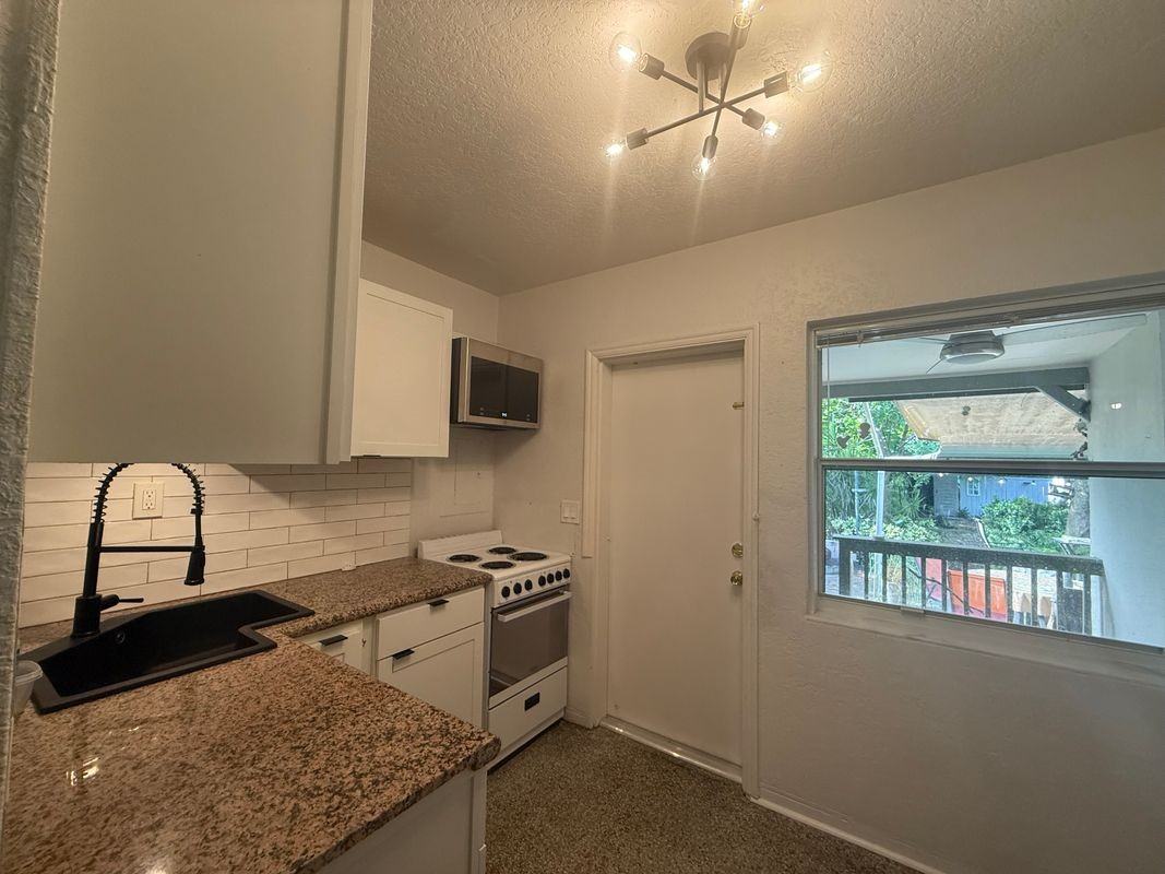 620 Ne 12th Ave ##E - Photo 3 of 14