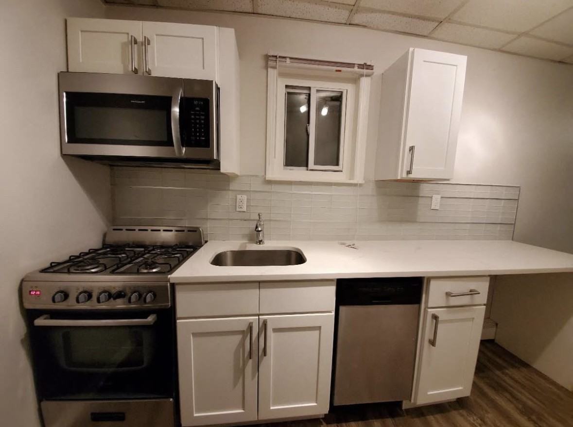 64 Newkirk St - Photo 2 of 4