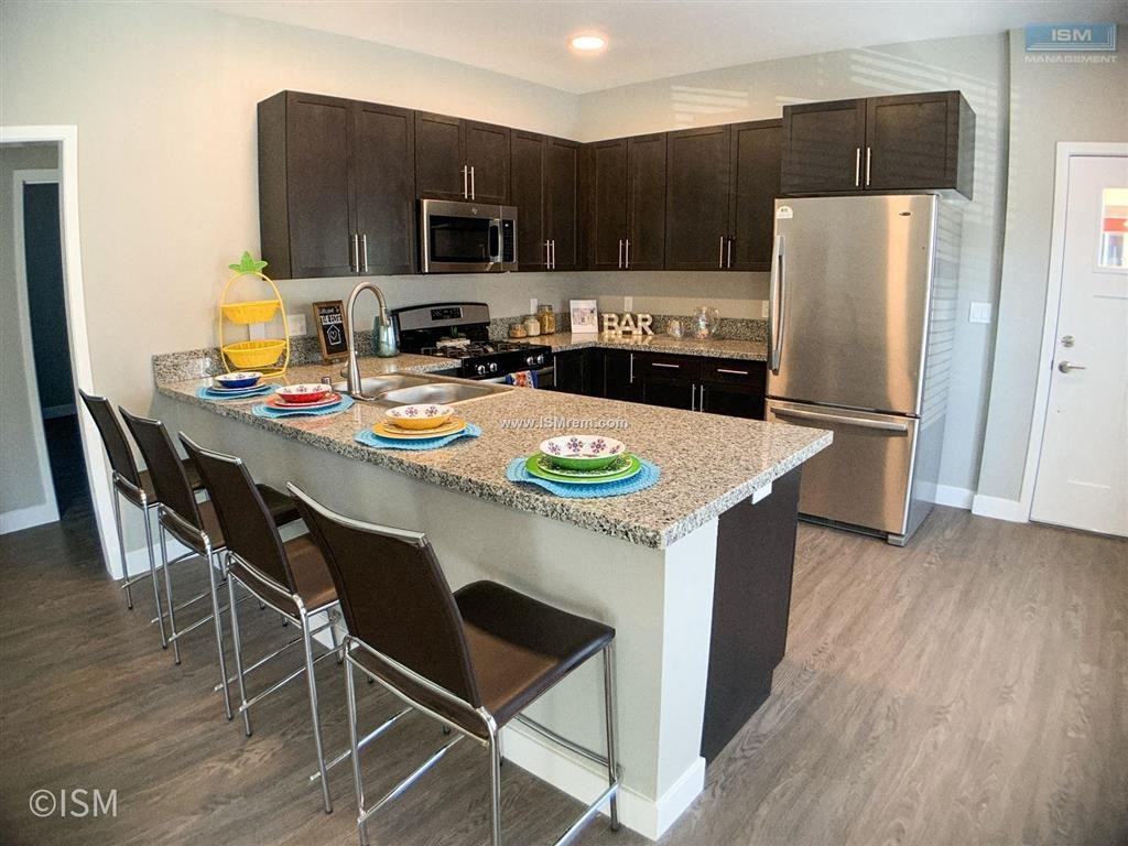 The Edge - Photo 3 of 18