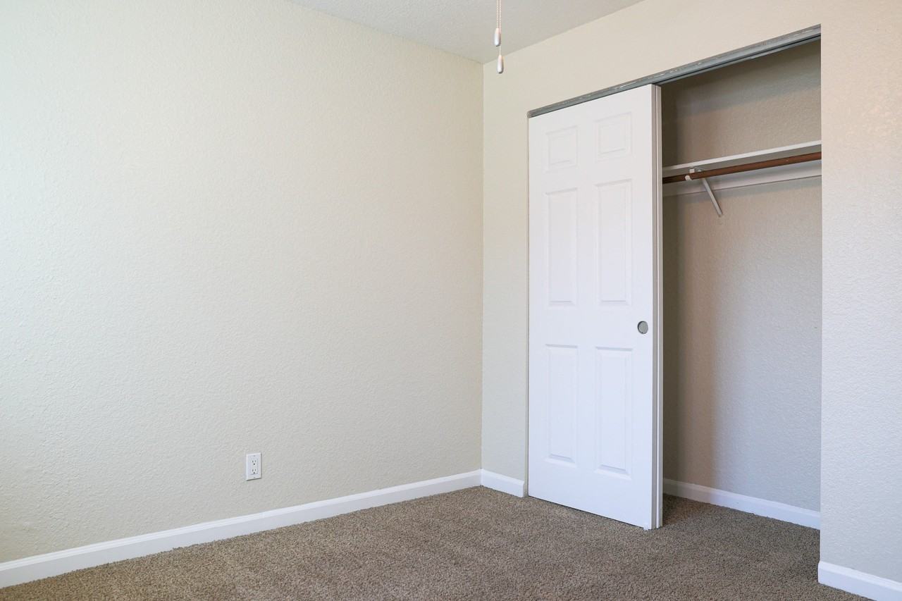 Creekview Homes - Photo 6 of 16