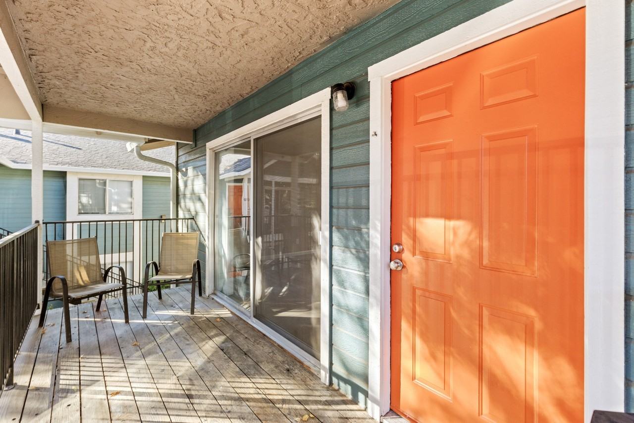 Redwood Cove Apartments - Photo 3 of 18