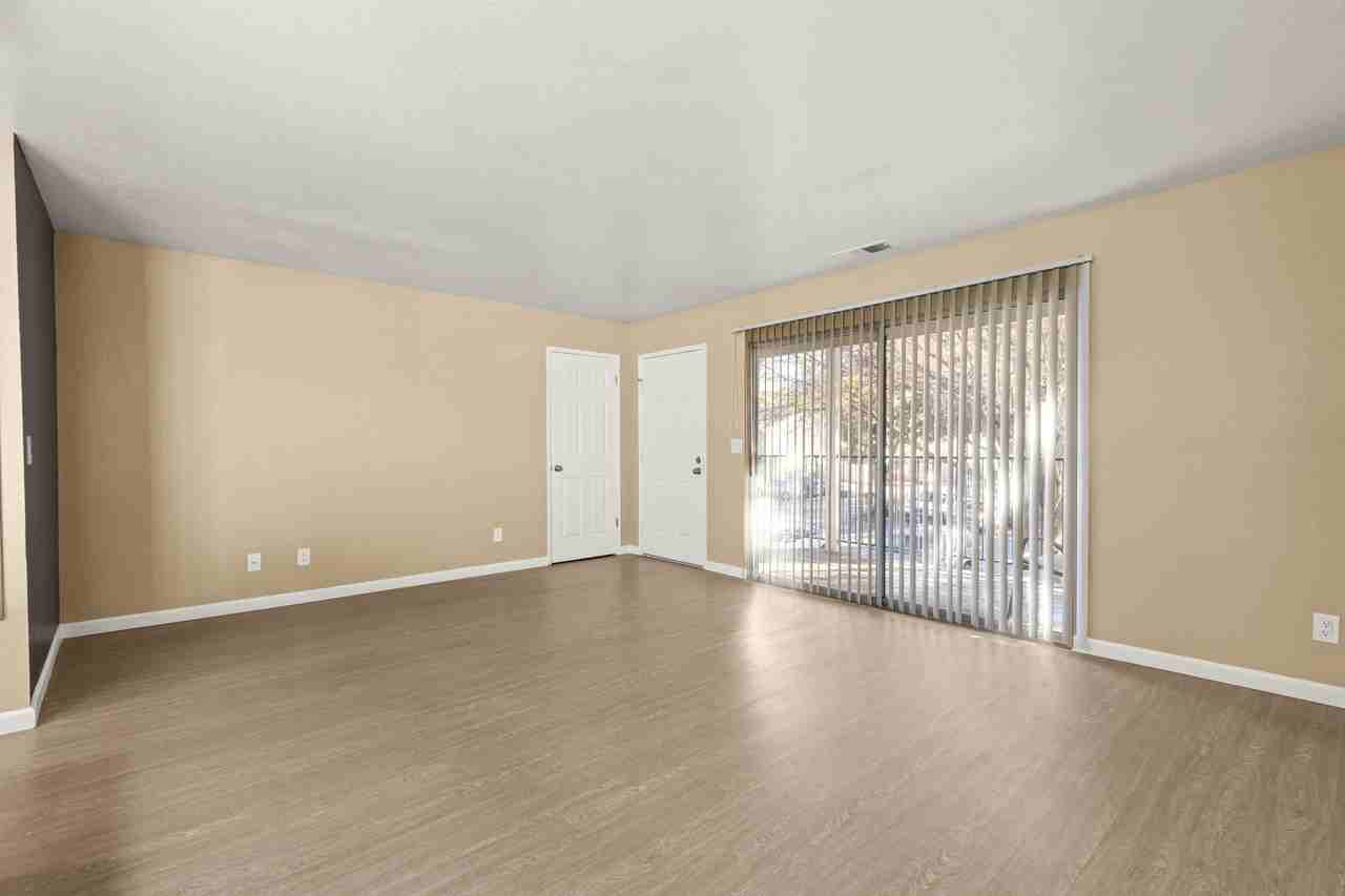 Redwood Cove Apartments - Photo 4 of 14