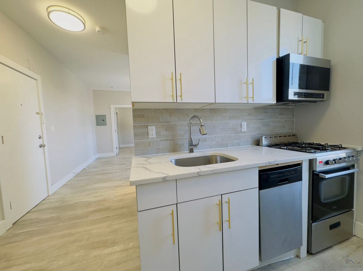 3719 Kennedy Blvd - Photo 2 of 6