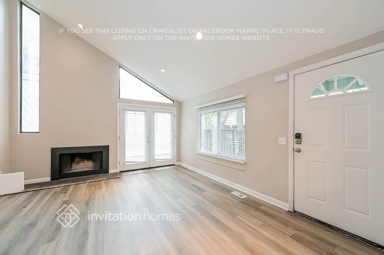 10165 E Peakview Ave - Photo 7 of 20