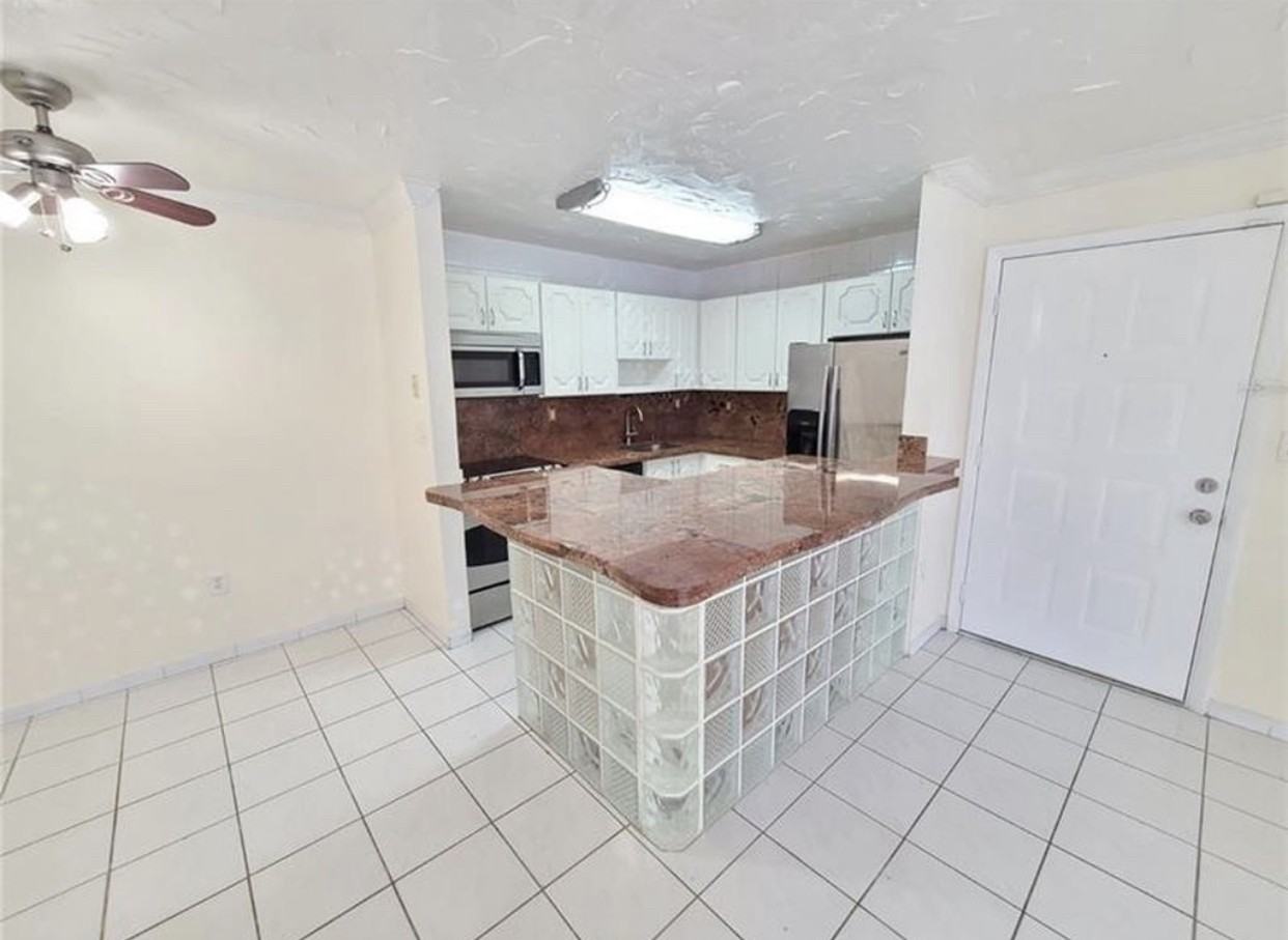 20681 NE Fourth Pl - Photo 4 of 19