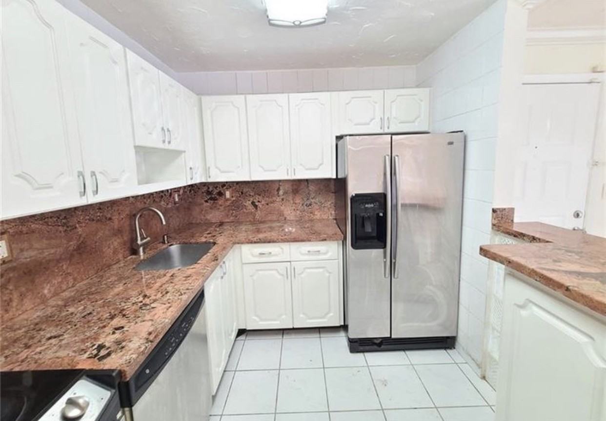 20681 NE Fourth Pl - Photo 2 of 19