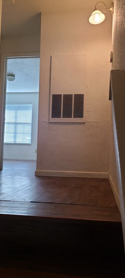 1106 Verde Drive - Photo 2 of 10