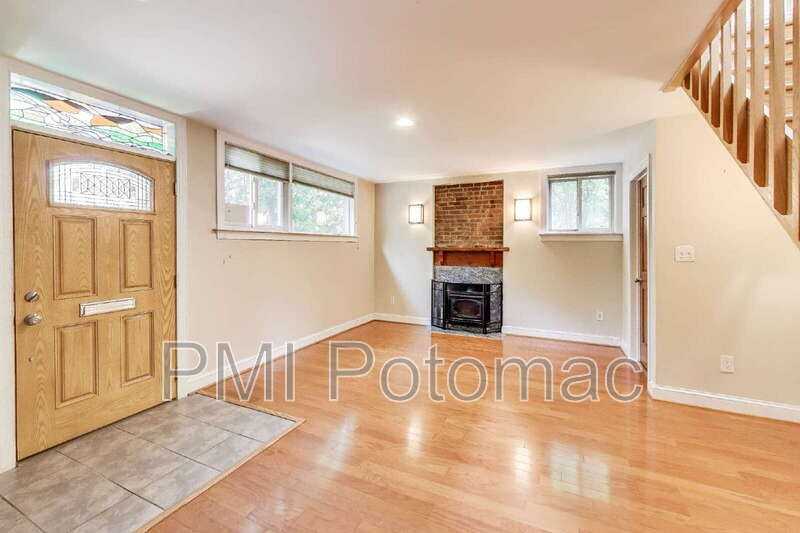 4118 Wexford Ct - Photo 3 of 32