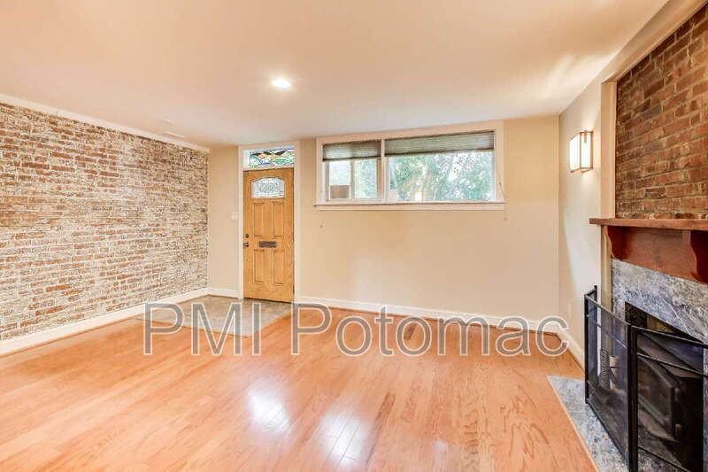 4118 Wexford Ct - Photo 4 of 32