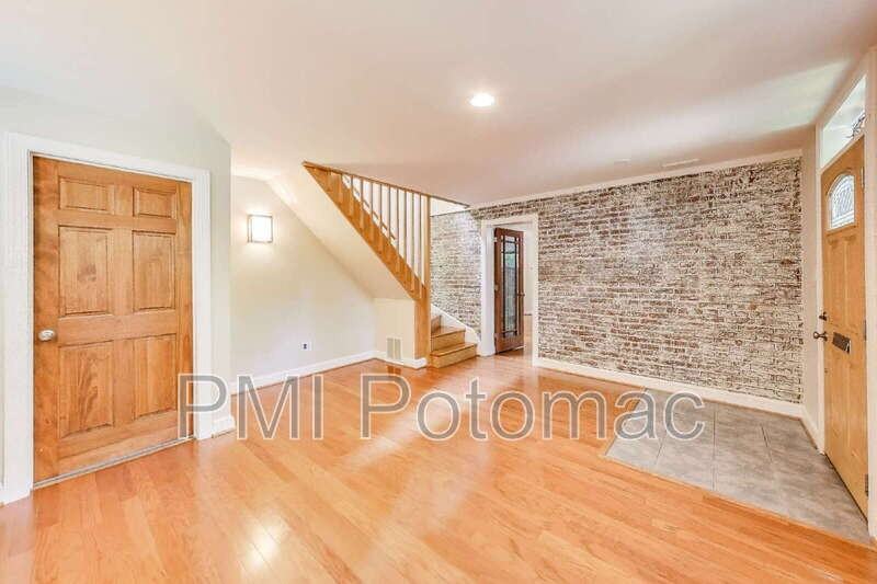 4118 Wexford Ct - Photo 5 of 32