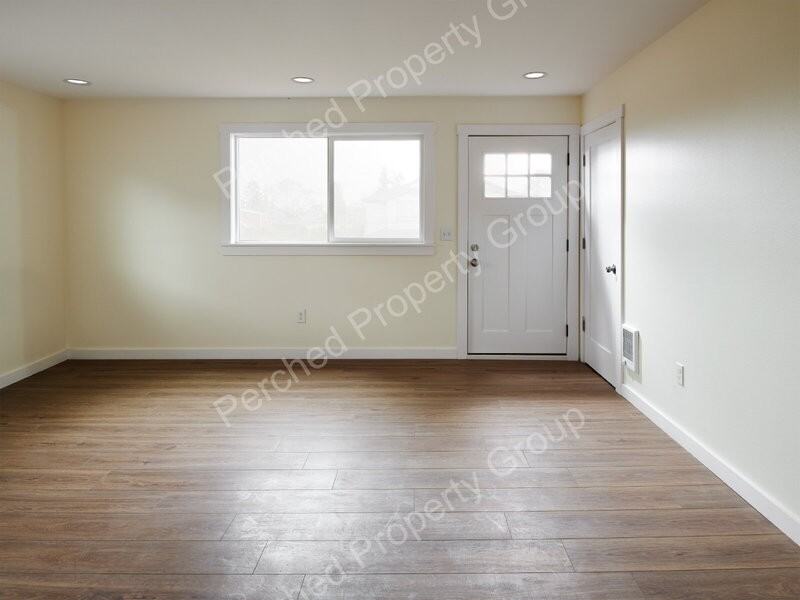 7134 N Amherst St - Photo 2 of 12