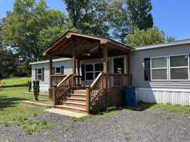 featured image of 3241 Kingston Hwy Ne