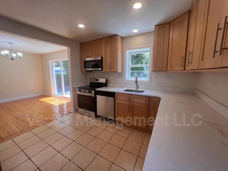 2628 State St - Photo 5 of 19