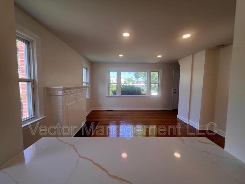 2628 State St - Photo 6 of 19