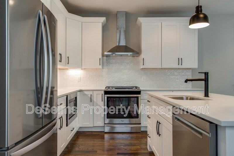 2221B Winford Ave - Photo 4 of 27