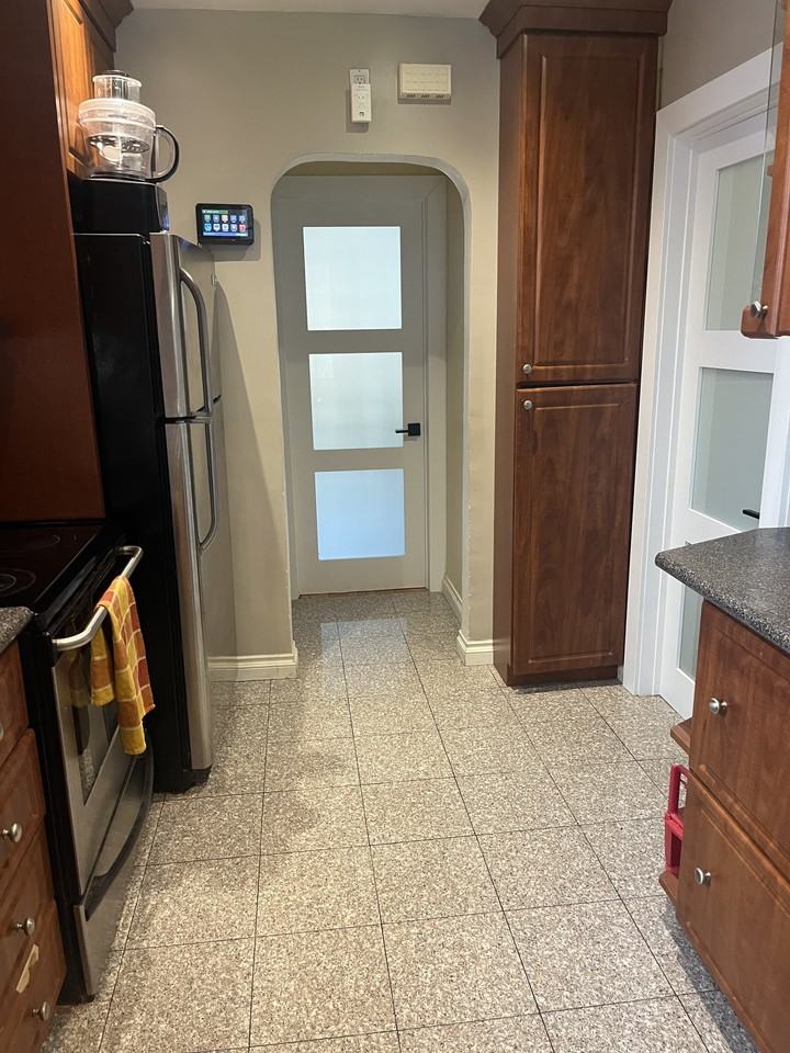 280 Atlas Avenue - Photo 3 of 9