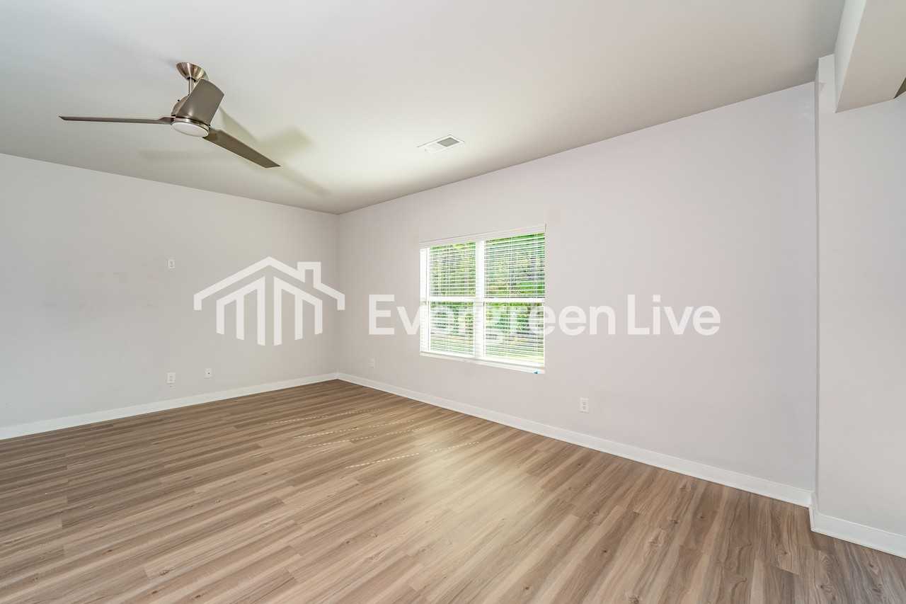 9969 Hunter Pl - Photo 4 of 15