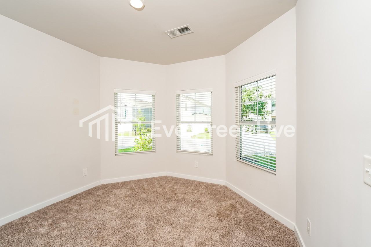 9969 Hunter Pl - Photo 7 of 15