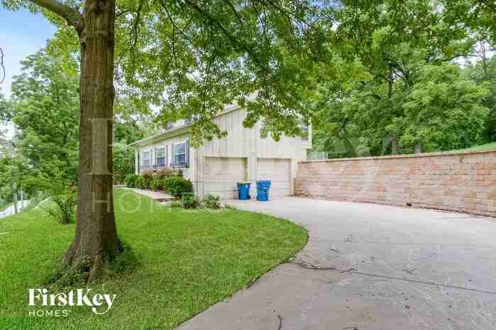 12512 E Silver Ln - Photo 2 of 15