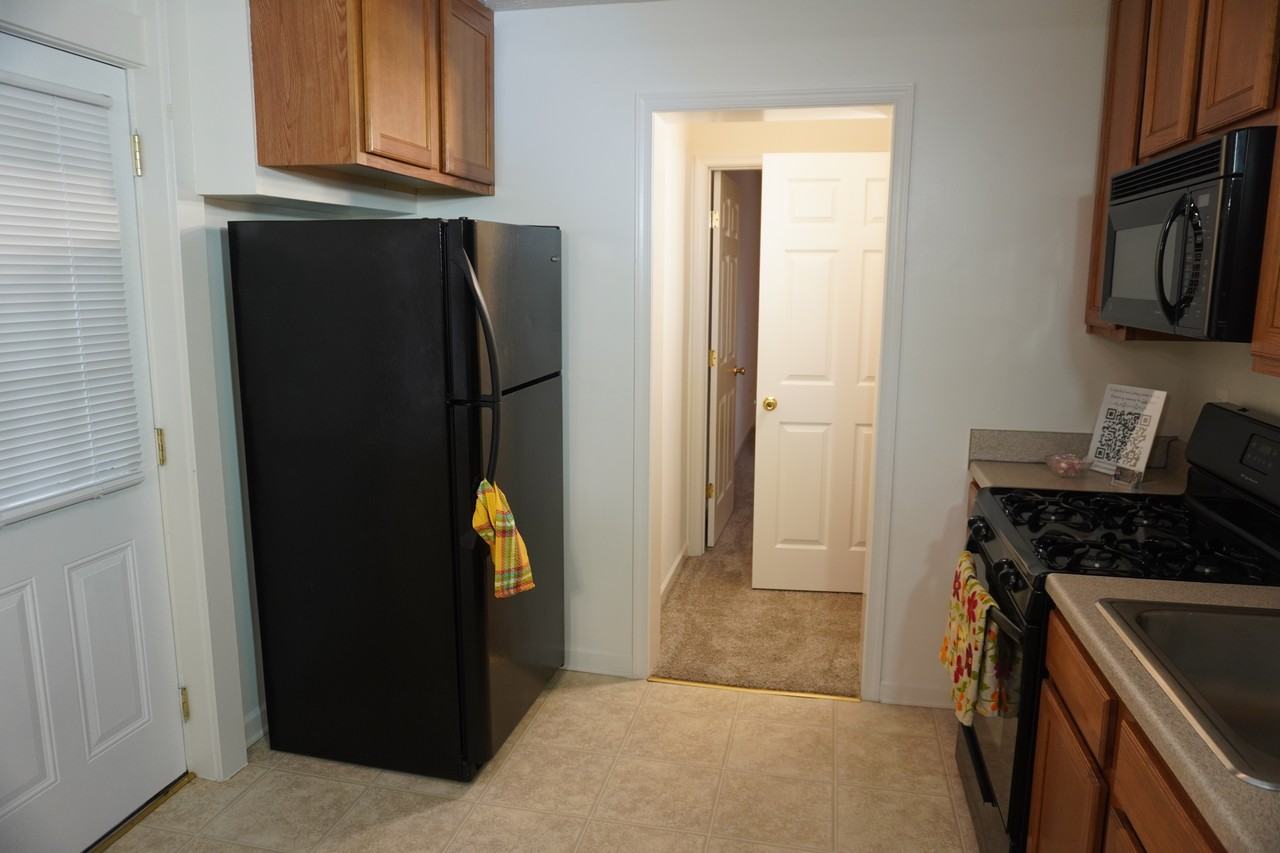 67 Swan St #NA - Photo 7 of 33