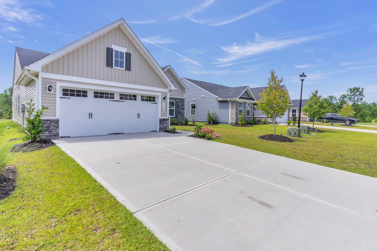 1127 Middle Crest Dr Ne #NA - Photo 2 of 45