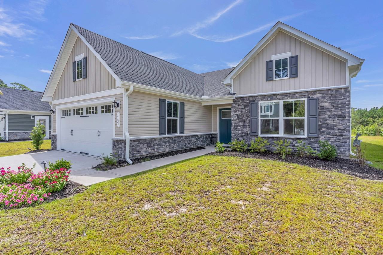 1127 Middle Crest Dr Ne #NA - Photo 3 of 45