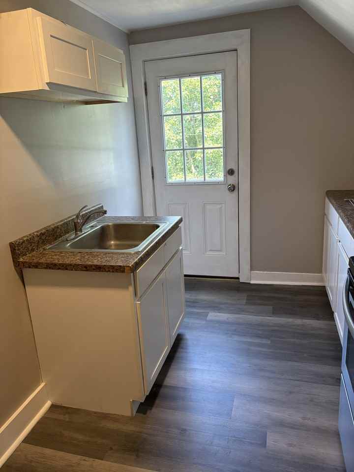 46 Davis Ave #3 - Photo 2 of 7