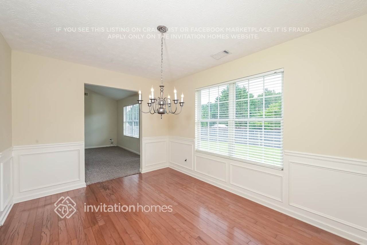4030 Hollow Spring Trl - Photo 5 of 11