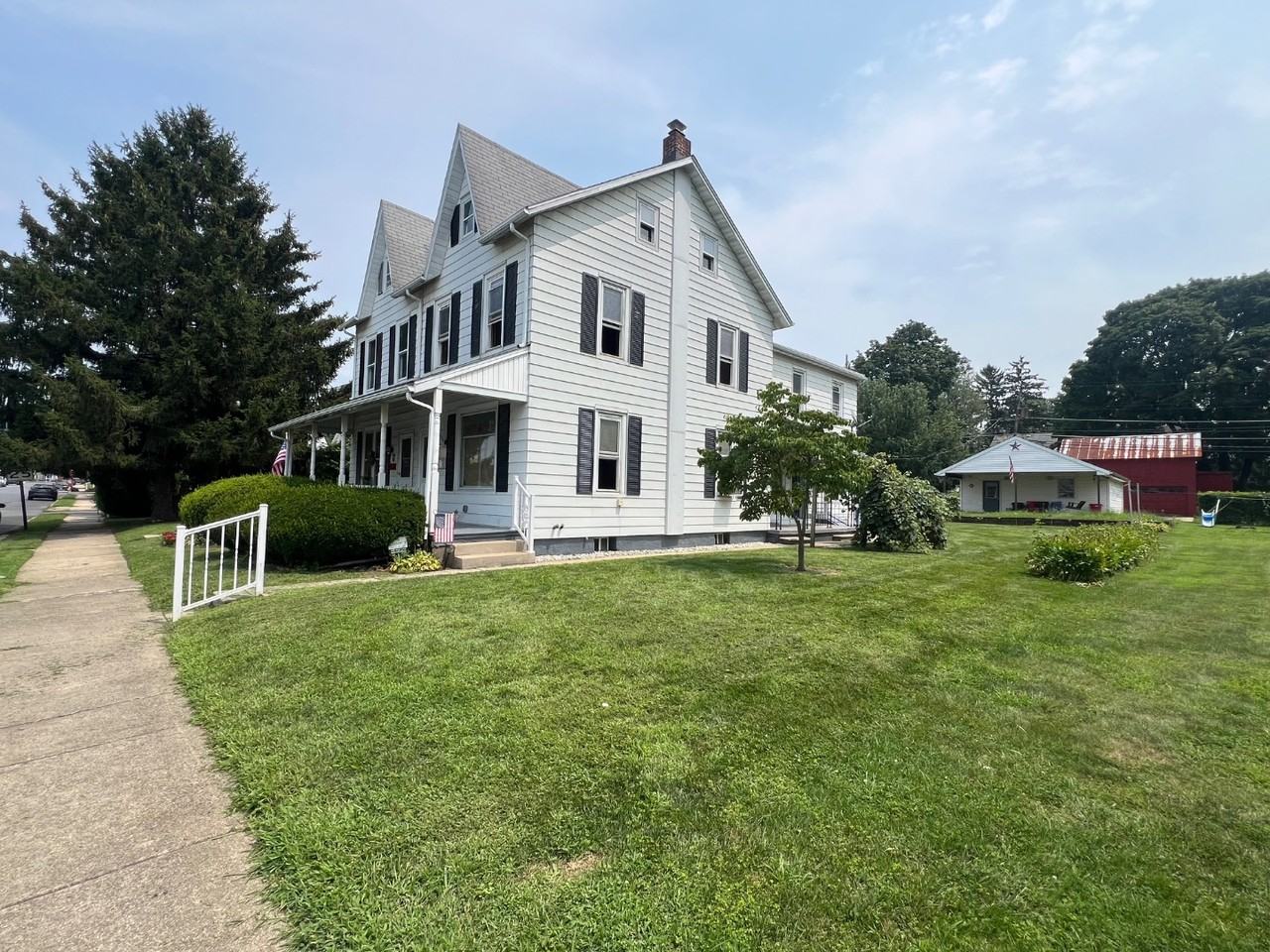 822 Tuckerton Ave - Photo 4 of 15