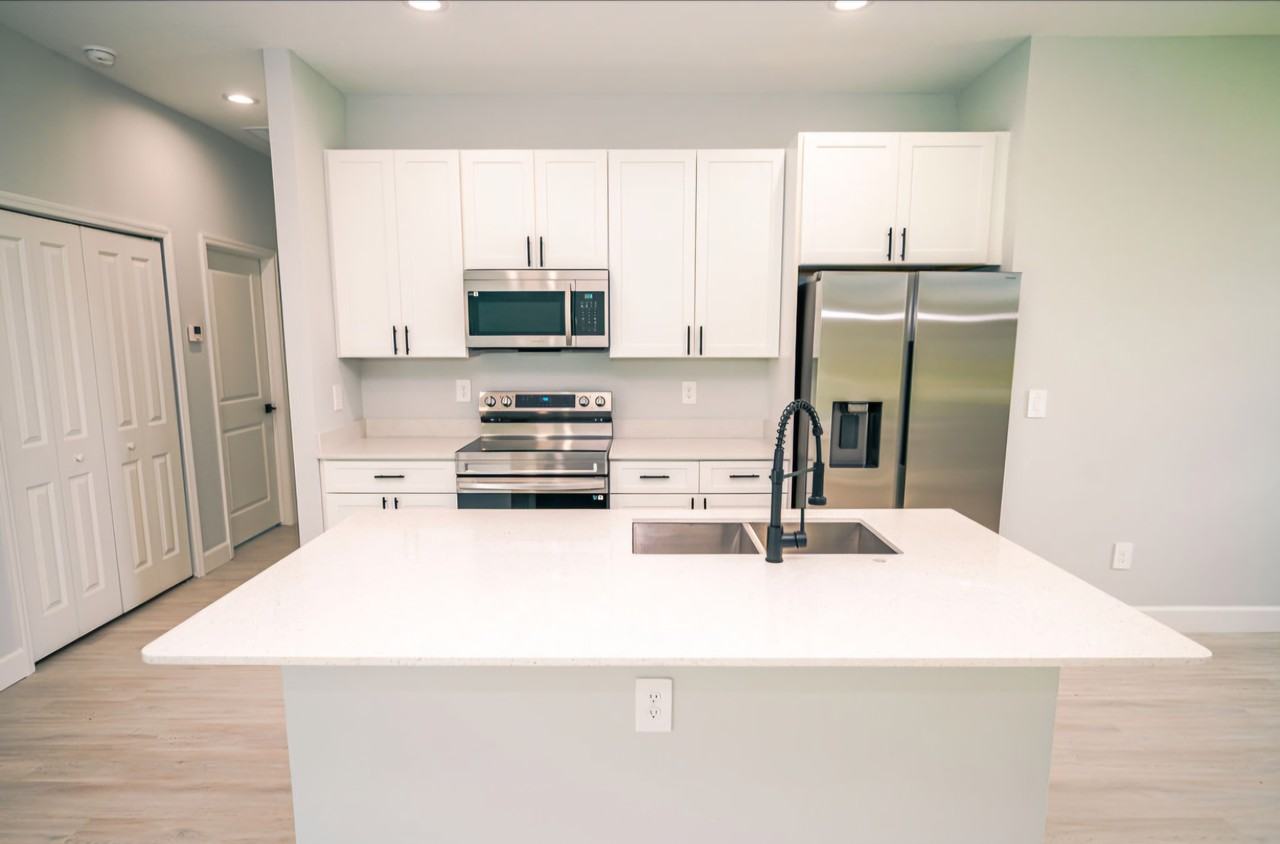 1103 Saint Tropez Court - Photo 3 of 26