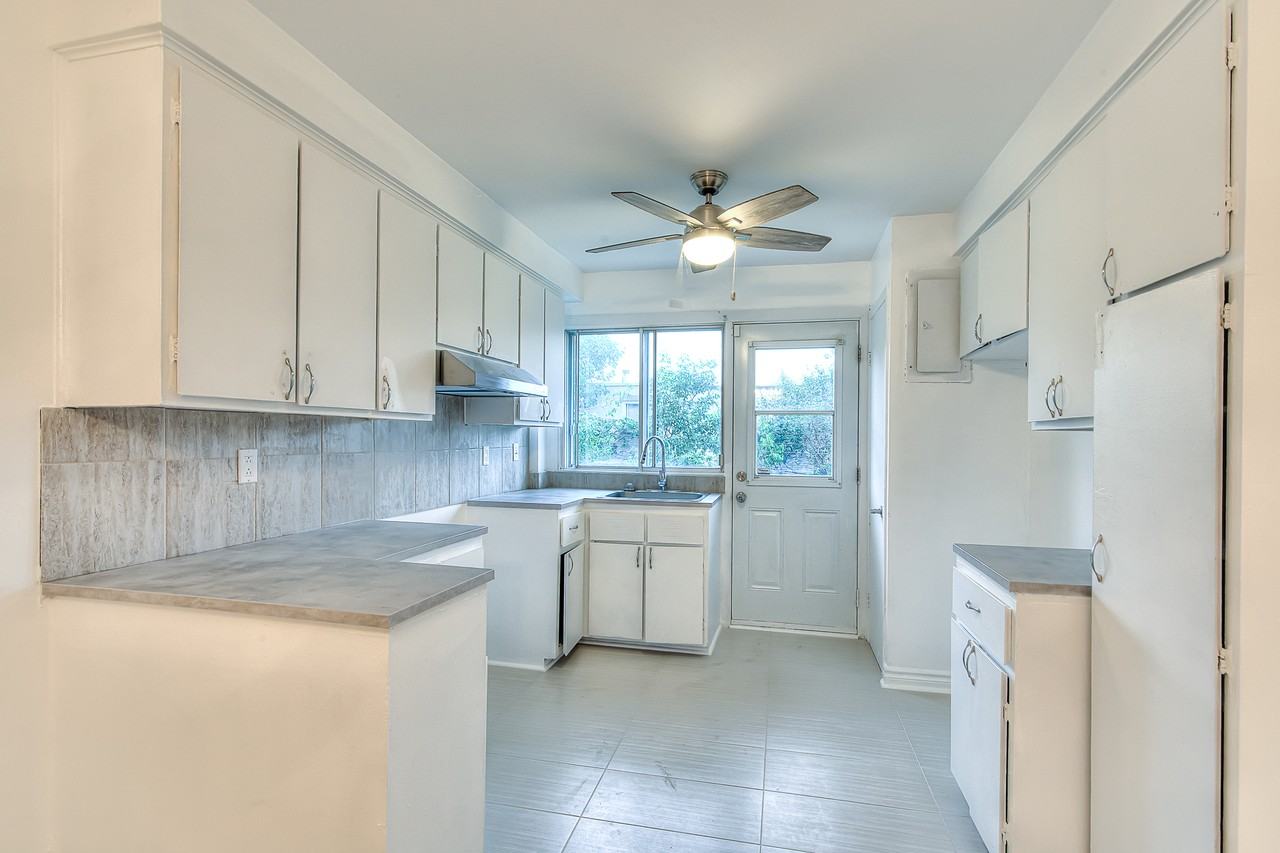 5560 Rue Desmarteau - Photo 6 of 17