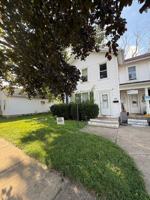 featured image of 621 1/2 E Adams St