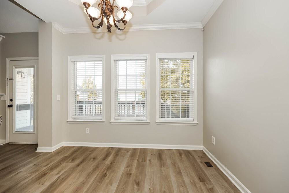 2625 Dorset St - Photo 6 of 17