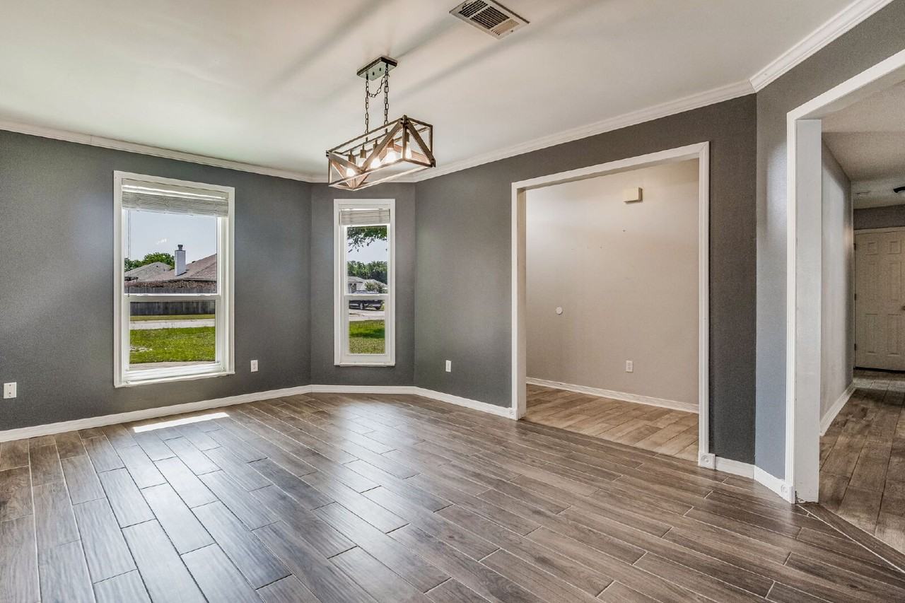 907 Catskill Ln - Photo 3 of 50