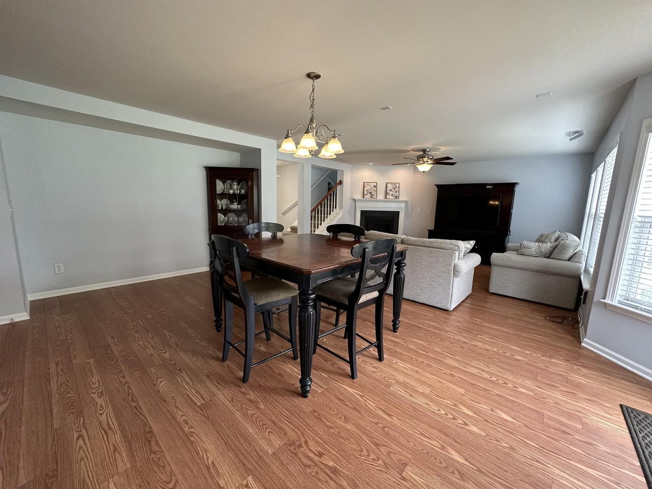 350 Ashdale Dr - Photo 7 of 12