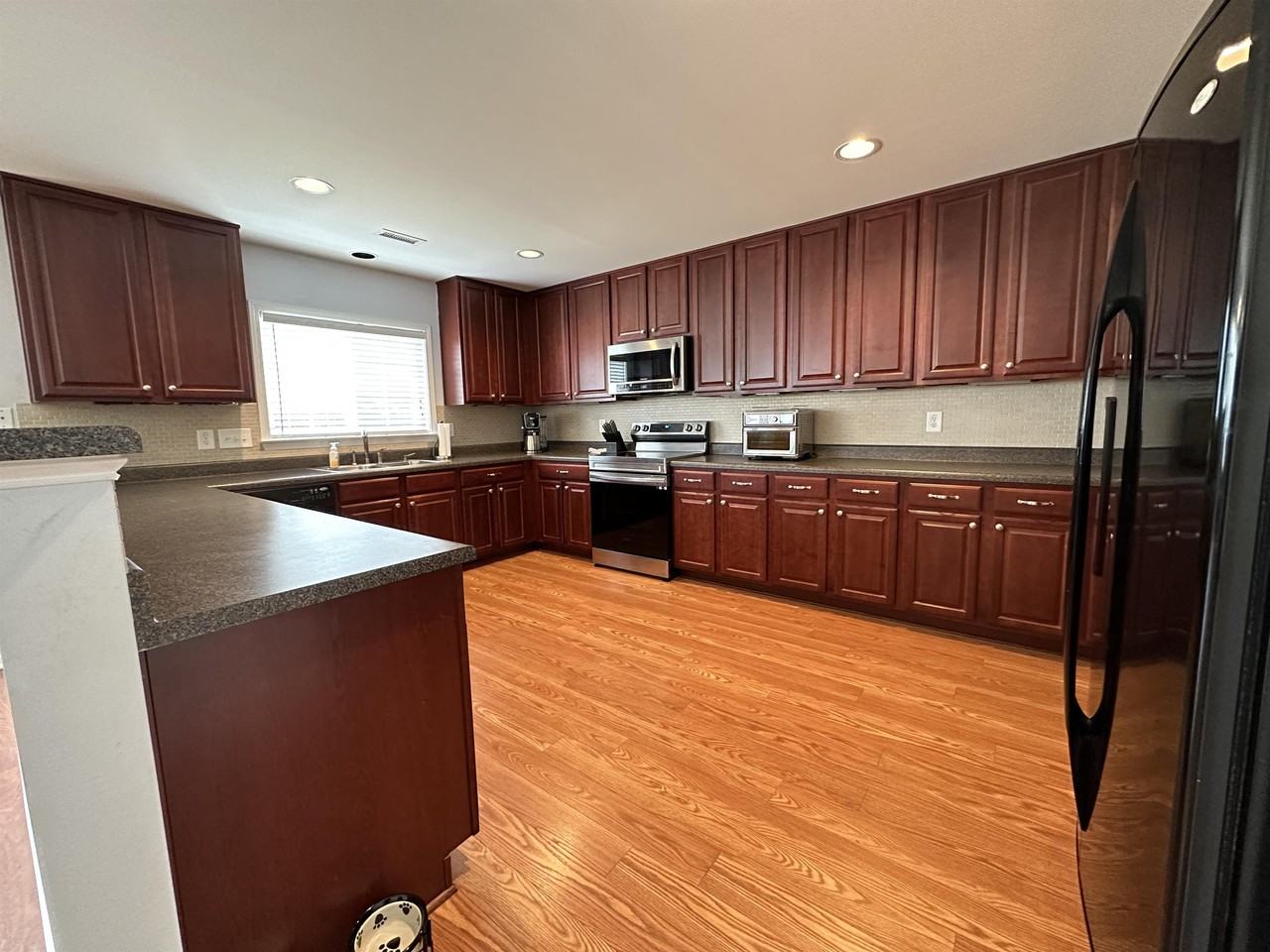 350 Ashdale Dr - Photo 6 of 12