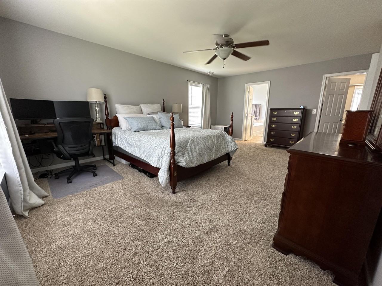 350 Ashdale Dr - Photo 4 of 12