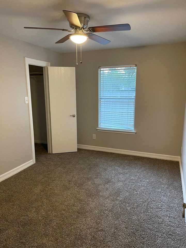 24202 Bar Kay Ln - Photo 2 of 15