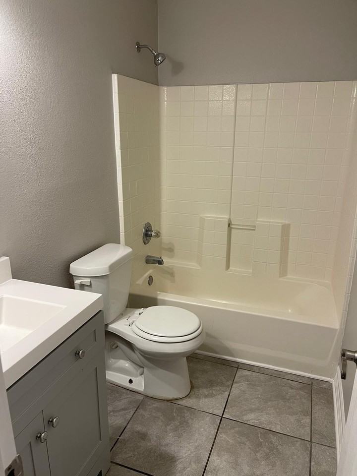 24202 Bar Kay Ln - Photo 3 of 15