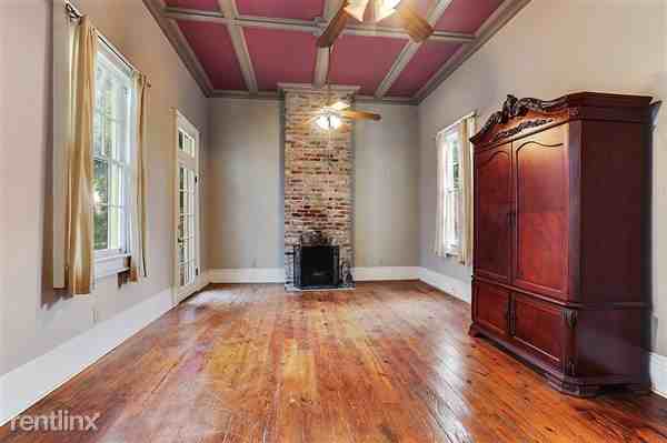 1322 Esplanade Ave - Photo 3 of 15