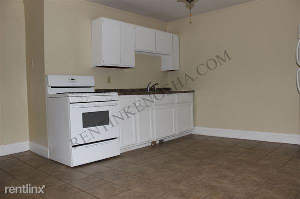 1920 42nd St - Photo 3 of 10