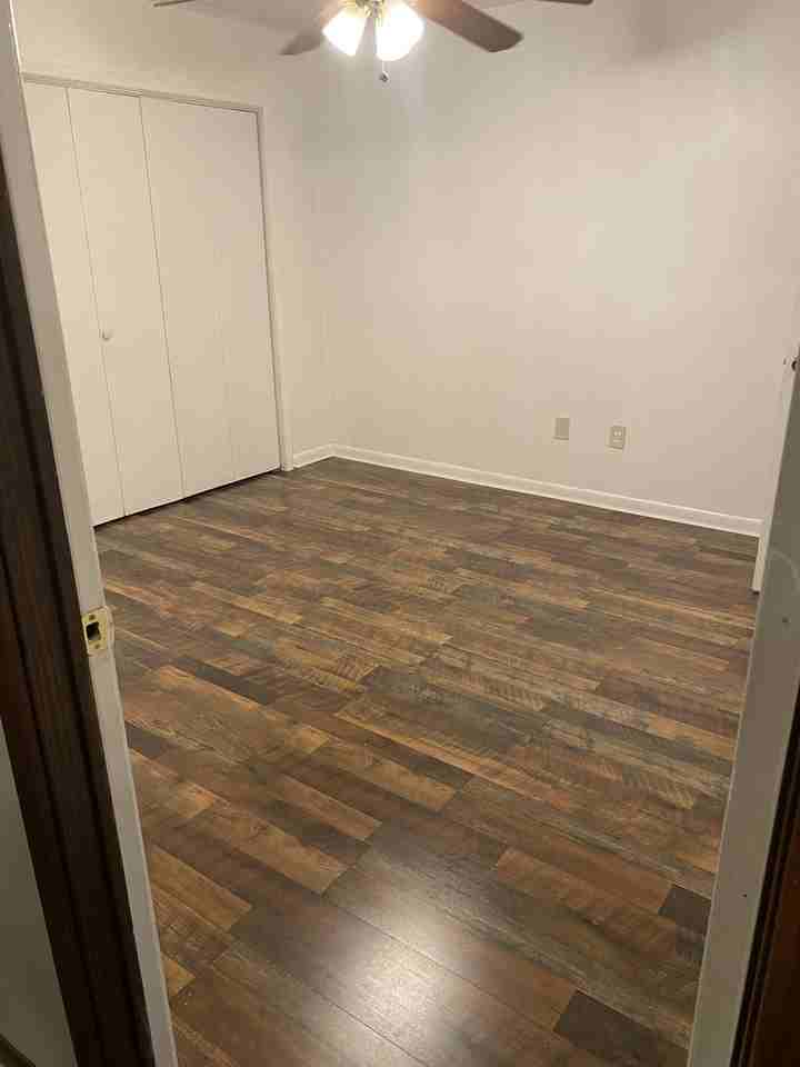 904 Pike Ave #904 - Photo 7 of 9