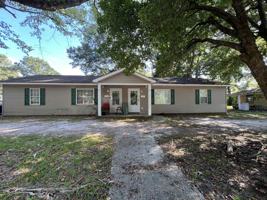 featured image of 1117 1117 1119 Park St #1117