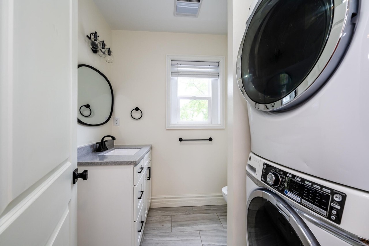 914 Main St #1 - Photo 4 of 13