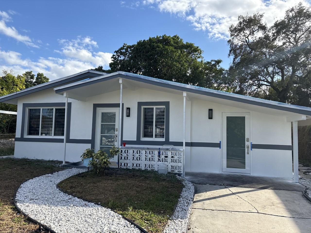 2816 Nw 7th St #NA - Photo 2 of 11