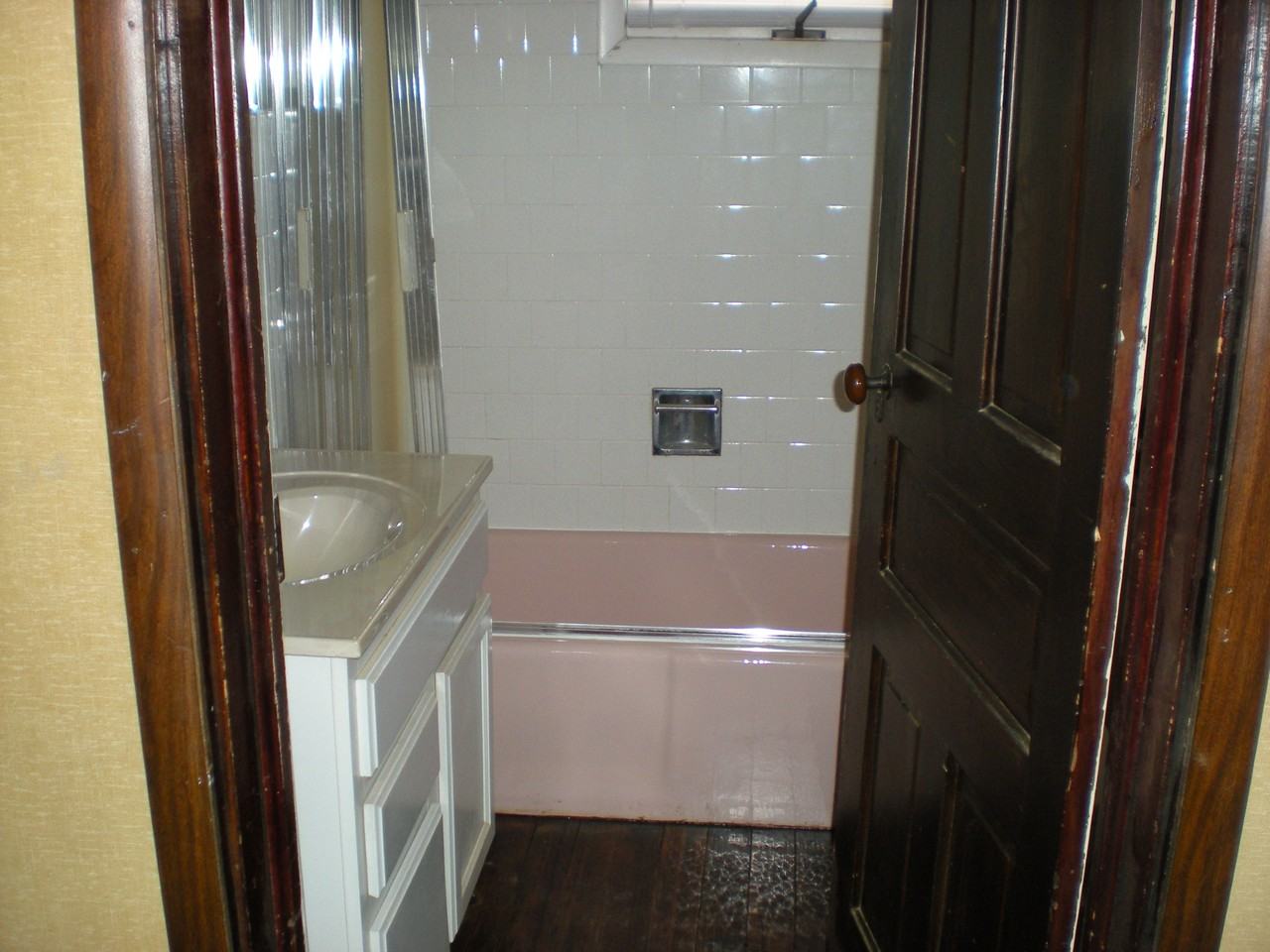 150 Robinson St #150A - Photo 4 of 16